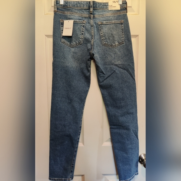 #### NWT Kids Distressed Skinny Jeans - Picture 3 of 4